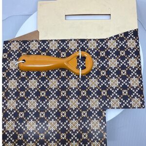 Nod Craft‎ Carrier 6 Pack Beer Holder with Bottle Opener Gift Housewarming Host